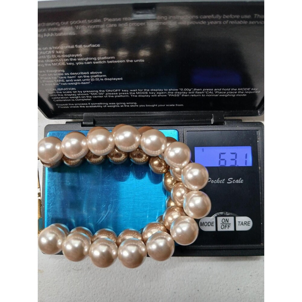 Three-Tone Faux Pearl Bracelet Gold Tone Box Clasp - Picture 2 of 16